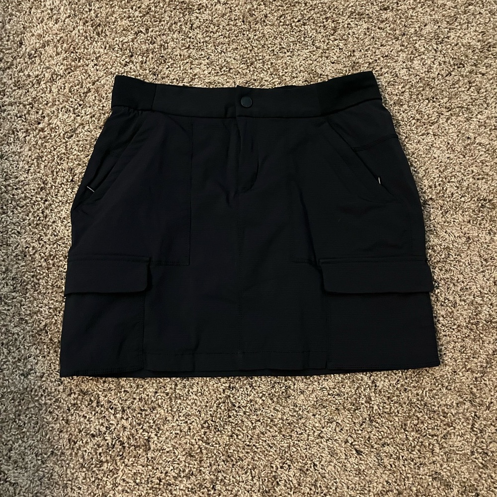 Athleta Black cargo skort size 12